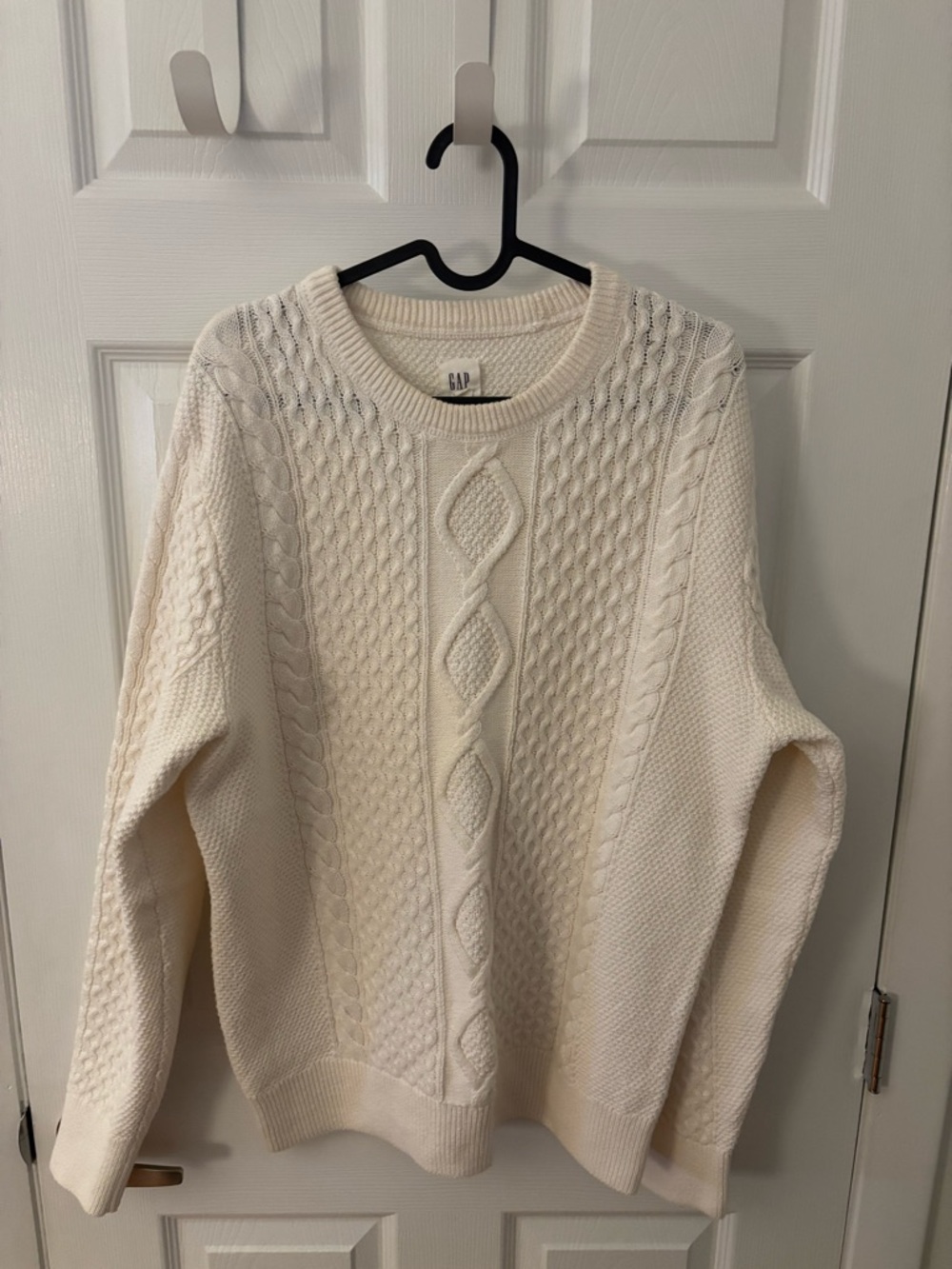 GAP Ivory Cable Knit Crewneck Sweater